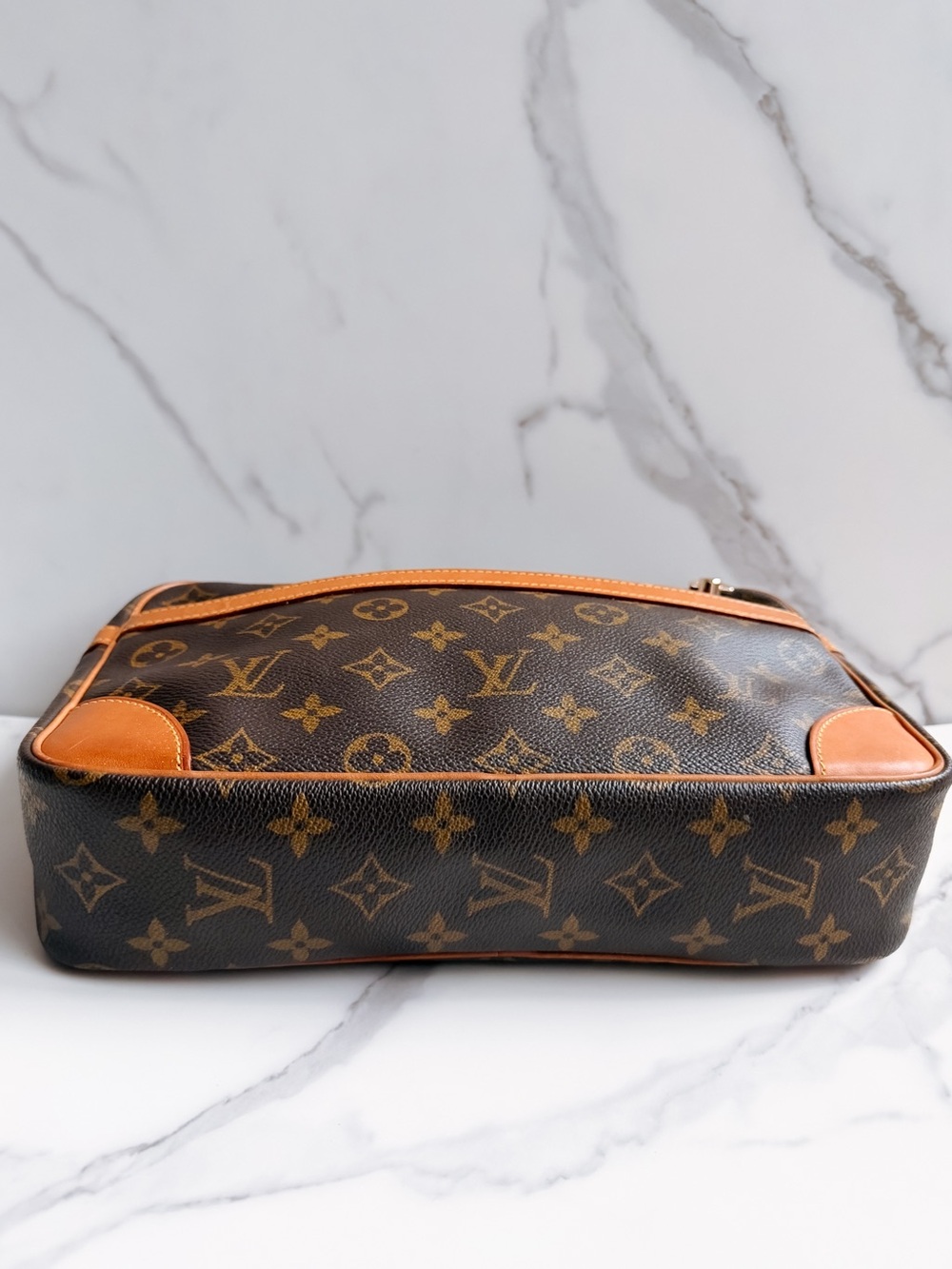 Louis Vuitton Monogram Clutch as Crossbody - Picture 8 of 15